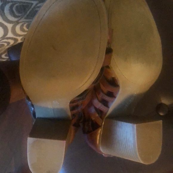 Ladies shoe - Picture 4 of 4